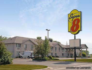 Super 8 By Wyndham Morris Hotel Exterior photo